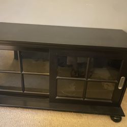 Black TV/ Entertainment Stand