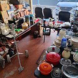 550 Items - SERIOUS INQUIRIES ONLY - ALL ITEMS MAKE REASONABLE OFFERS - 

OFFICE MEDICAL, KITCHEN, FILE CABINET SAFE, DESK, etc

VIEW ALL PHOTOS PLEAS