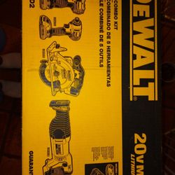 DeWalt 20-volt Max lithium-ion 5 Tool Combo Kit two batteries charger and bag Father's Day new