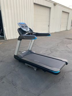 Precor 835 TRM V2 Treadmill Refurbished (Delivery Included)