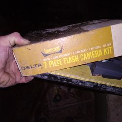  Vintage 7 Piece Flash Camera Kit