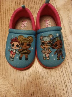 Girl Slippers Size 9-10