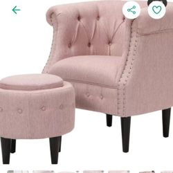 🐶🐶P35#6 $250 Starks 28.25" Wide Tufted
Chesterfield Chair and Ottoman🐶🐶