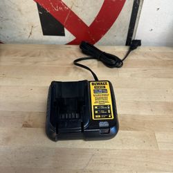 Dewalt 20v/12v Charger Station 