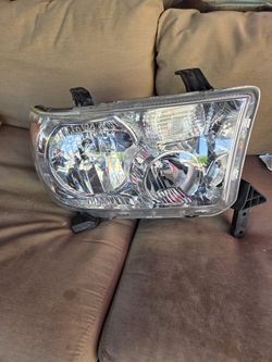 2007 08 2013 Toyota Tundra 2008-17 Sequoia Halogen RH RIGHT PASS  Headlight OEM
