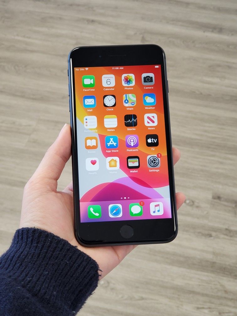  Apple iPhone 8 Plus 📱 – Compatible with All Carriers! Get Yours Today!