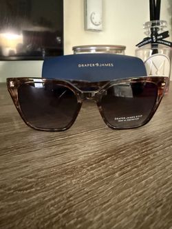 Draper James Women's Sunglasses Brown Floral Square Full Rim Frame DJ9012 200