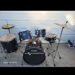 Tama Drum Set