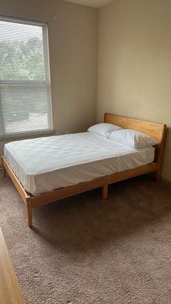Full size bed with memory foam mattress (BRAND NEW) !