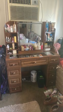 Brown vanity