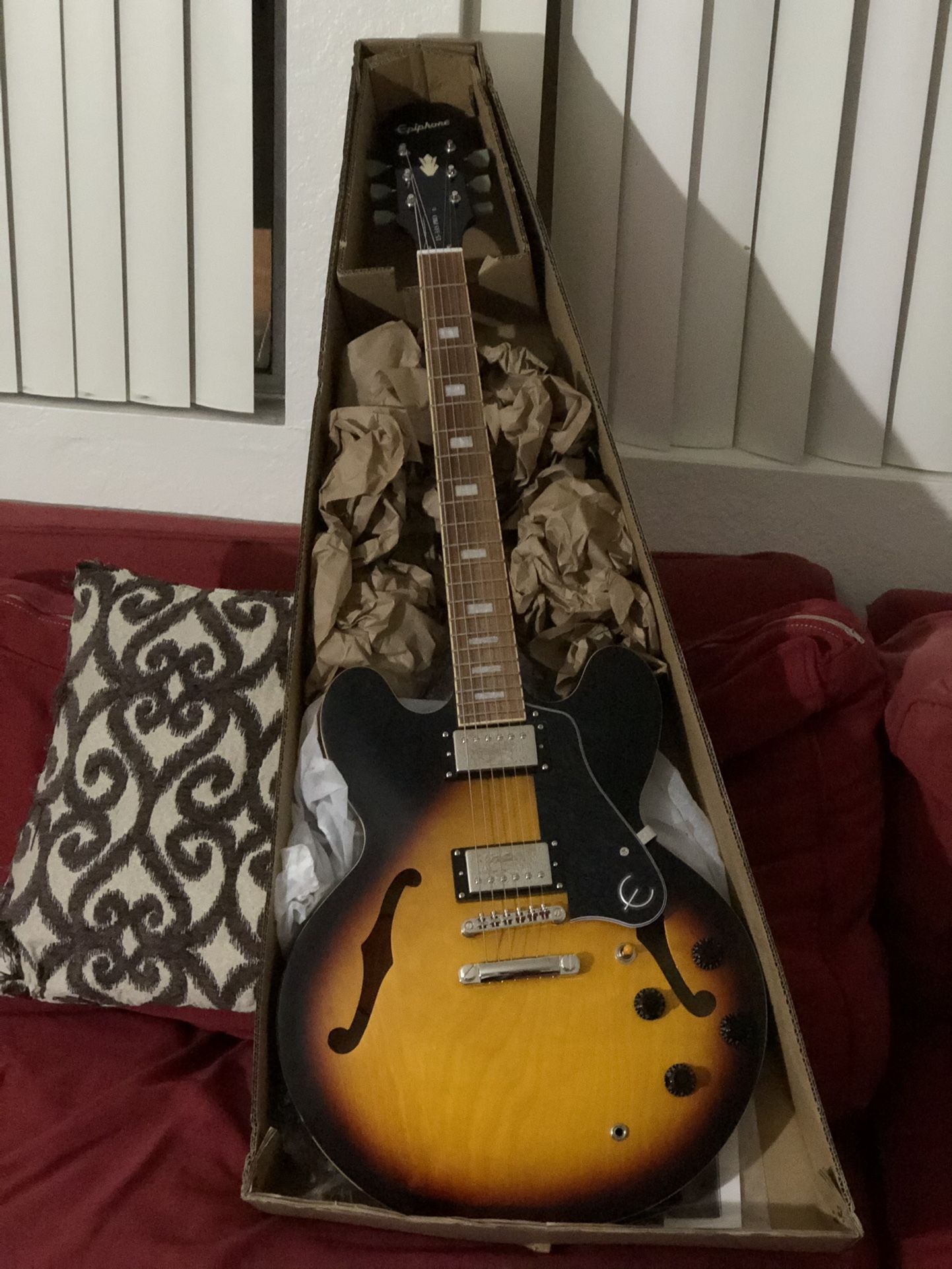 Epiphone Jazz Guitar for Sale in Anaheim, CA OfferUp