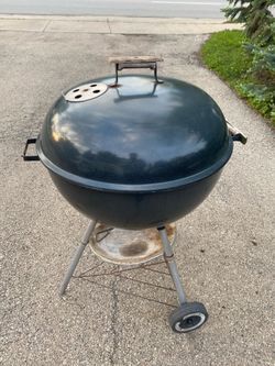 Weber Original Kettle 22” Charcoal Grill