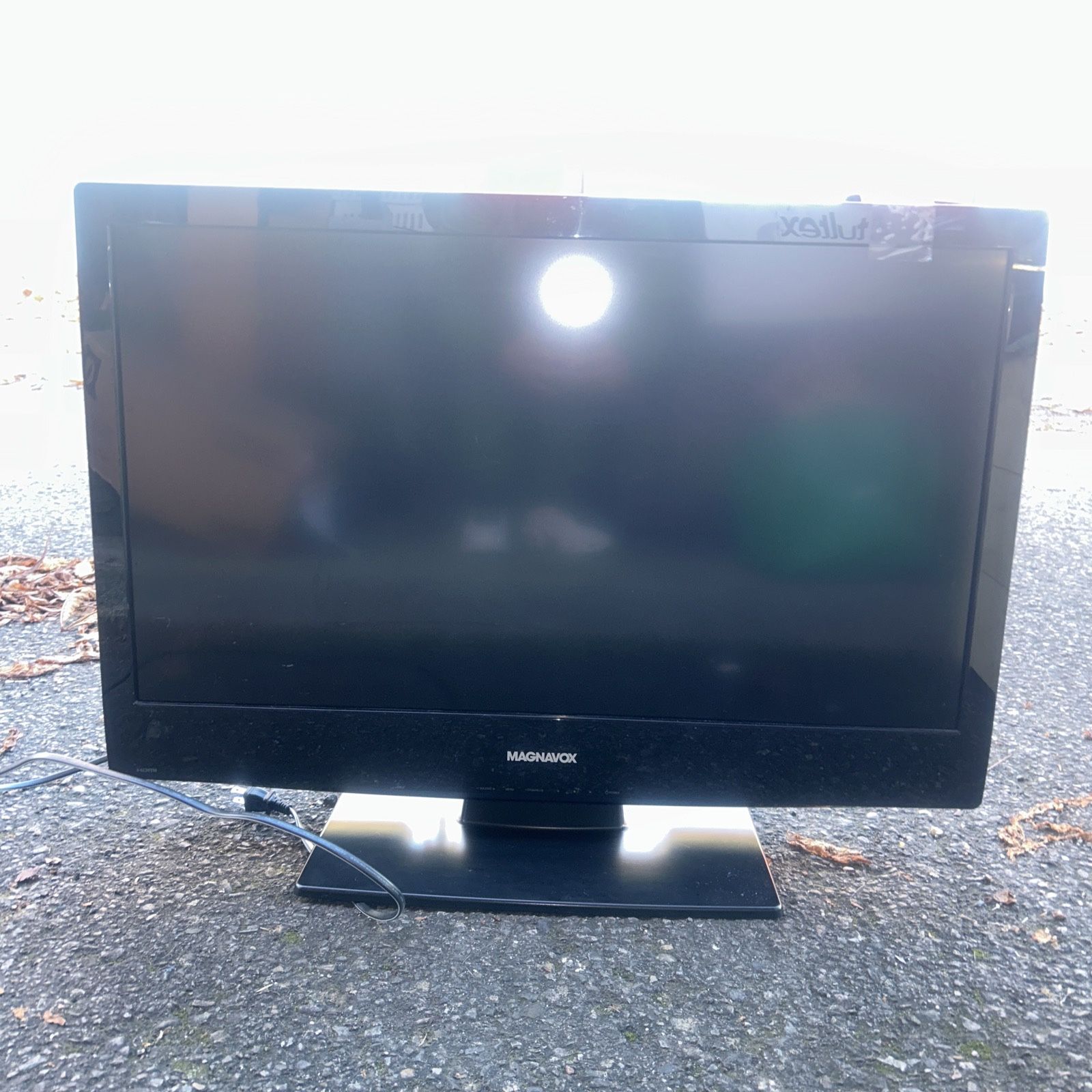 Magnavox TV With Built In DVD Player And Remote Works Great!!