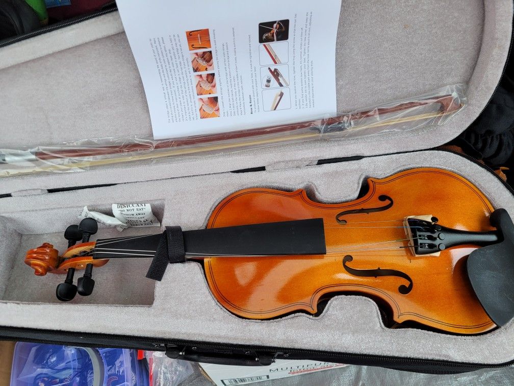 New!! 1/2 Violin