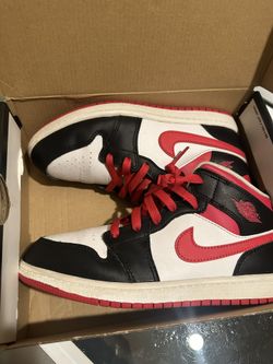 Jordan 1 MID