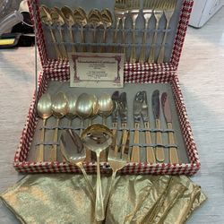 set of cutlery