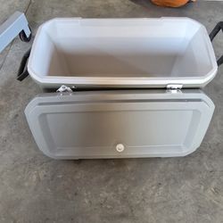 70 Qt Igloo Cooler 