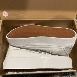 Women’s Vans NEW