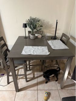 Dining room table & chairs