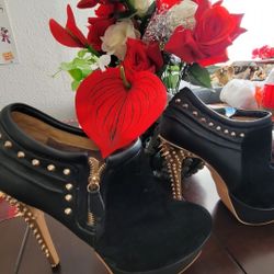 GORGEOUS HIGH HEELS SHOES SIZE 12