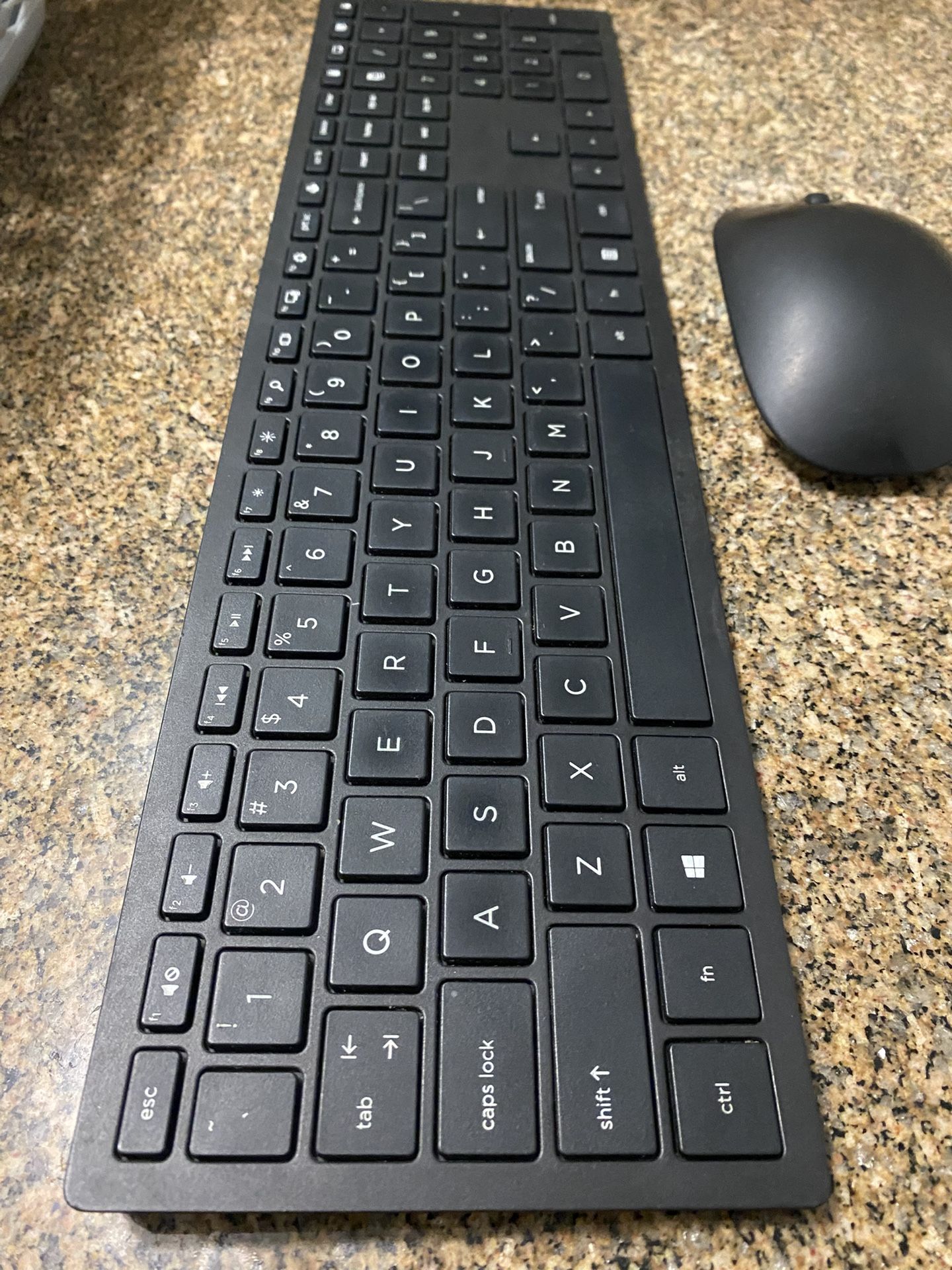 HP Wireless / Bluetooth Keyboard w Mouse