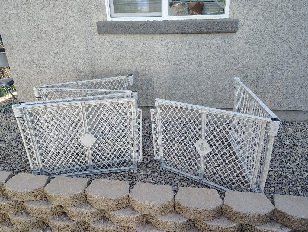 6 panel play area gate