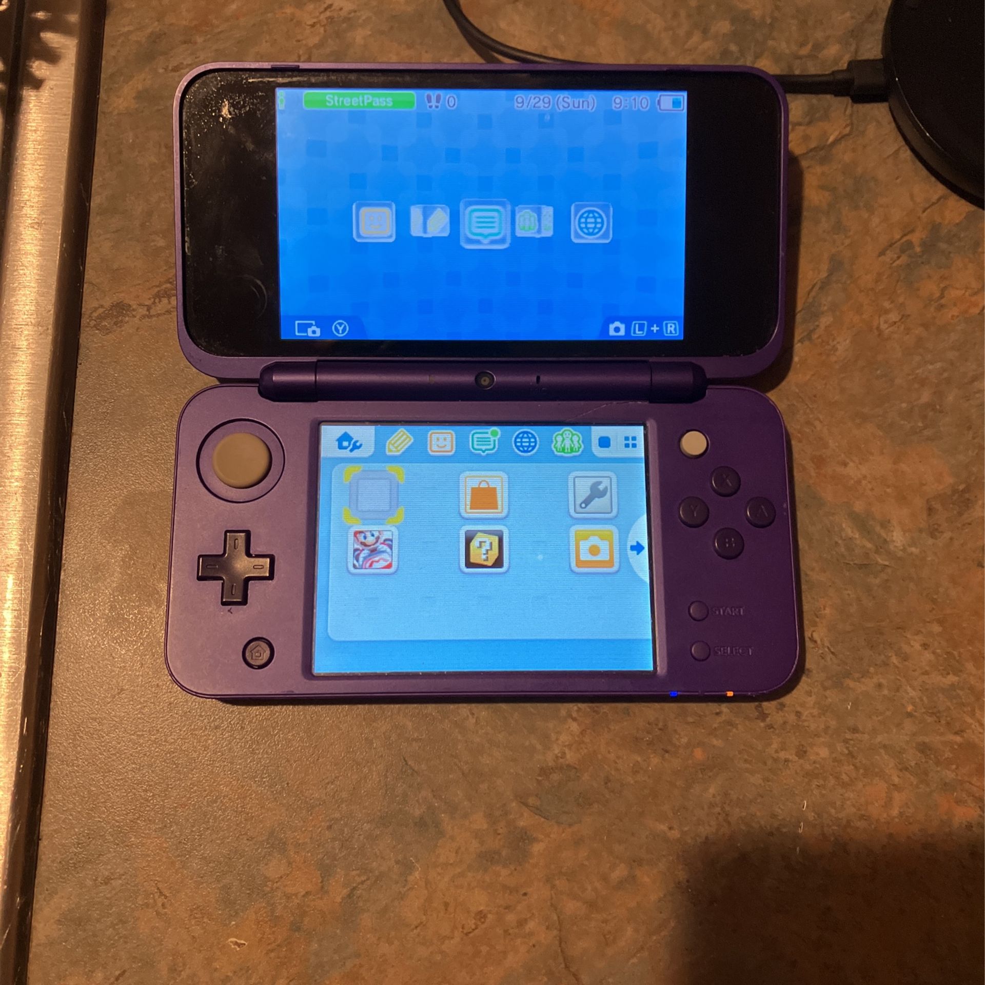 Purple Silver 2ds XL With Mario Kart