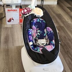 Mamaroo 4Moms (NEVER USED)