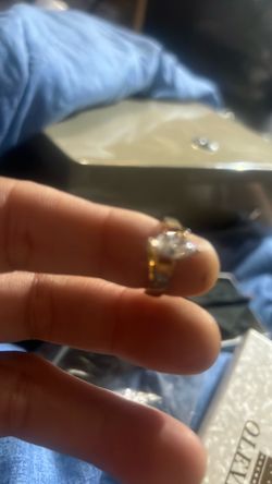 18 kt marquise gold ring  size 7