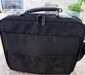 Pre- owned : Laptop carry on Case brand Targus, like new