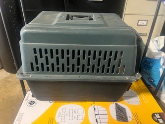 Used pet carrier medium