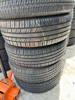 225/65r17 Michelin tires en excelentes conditiones de Vida las 4