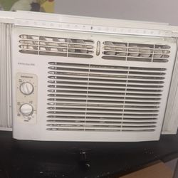 Frigidaire AIR CONDITIONER
