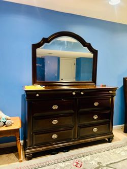 2 queen bed and 1 dresser