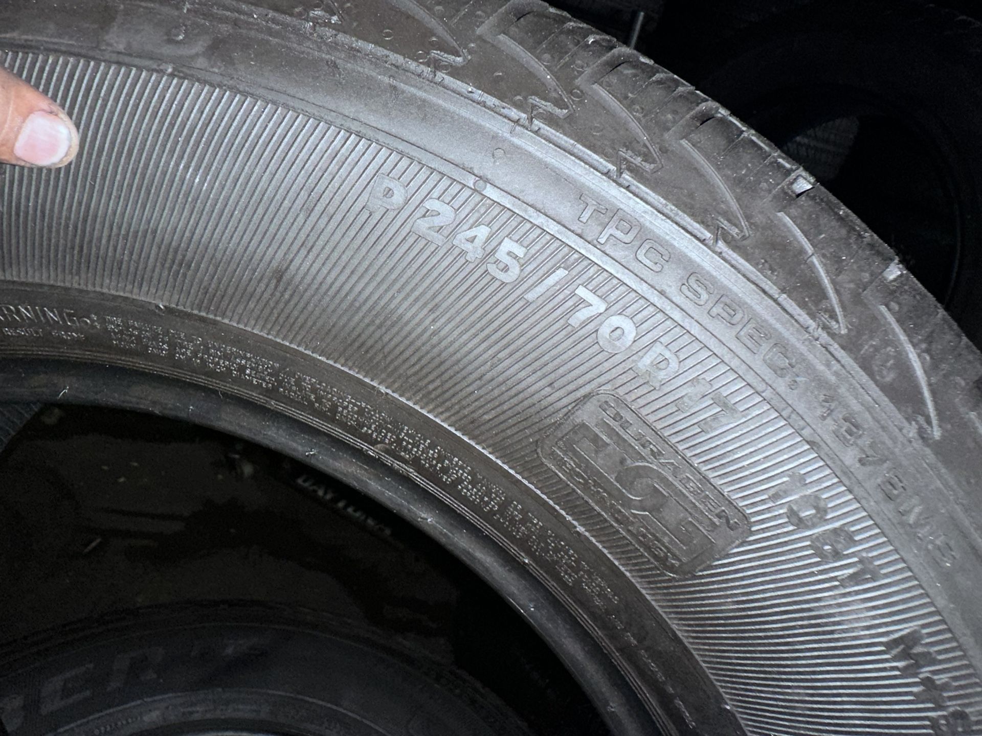 Set DE 4 LLANTAS Usadas 95 % DE Vida General 245/70/17 Instalada Y BALANCEADAS