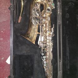 BUNDY ALTO SAXOPHONE  WITH CASE