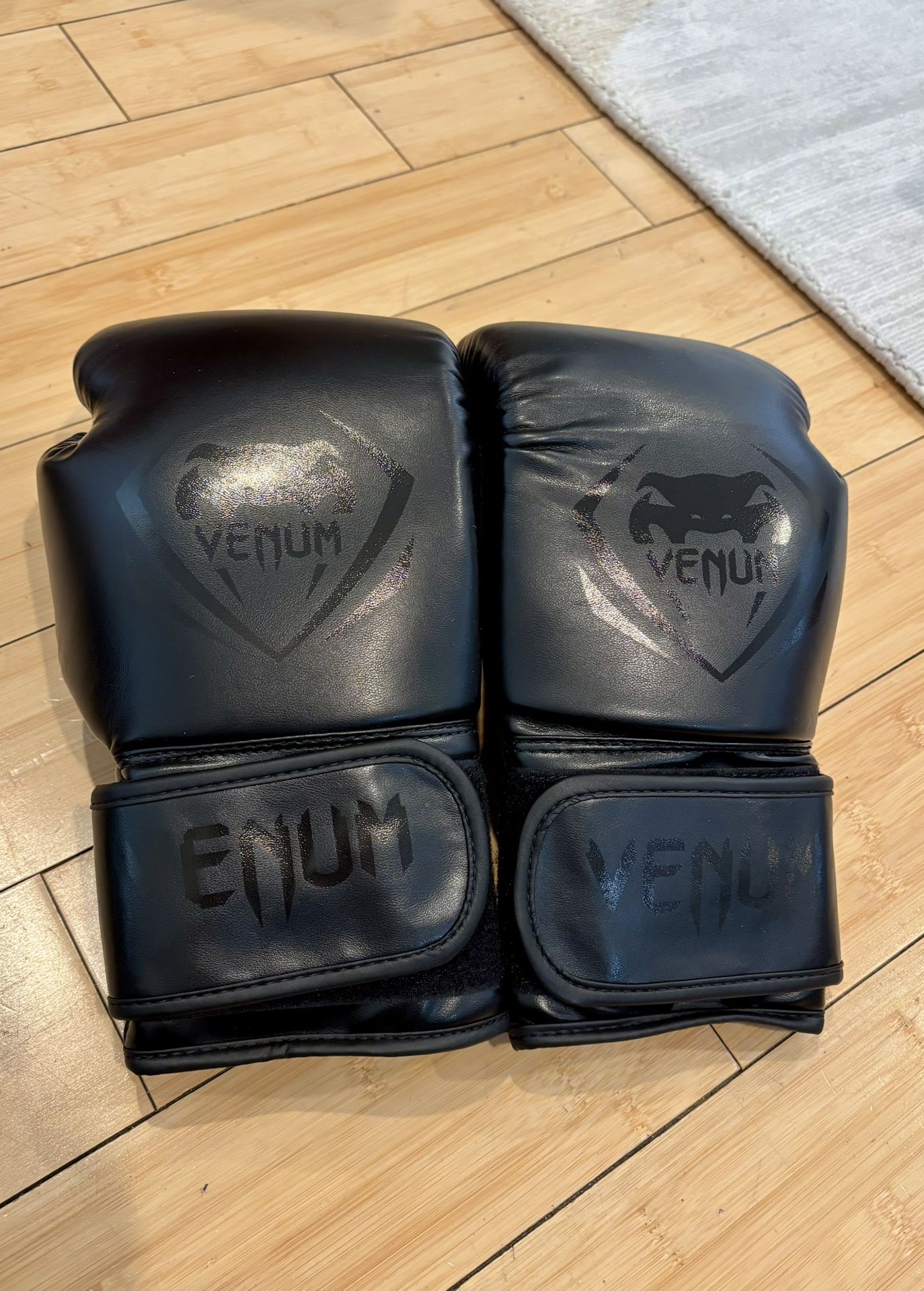 Venum Contender Boxing Gloves (12 Oz)