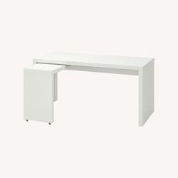 White IKEA Malm Expandable Desk With Pullout L-Shape Section