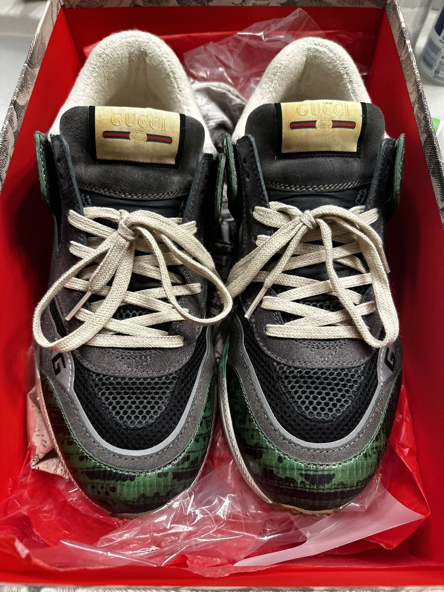 Gucci Size 43 (10)