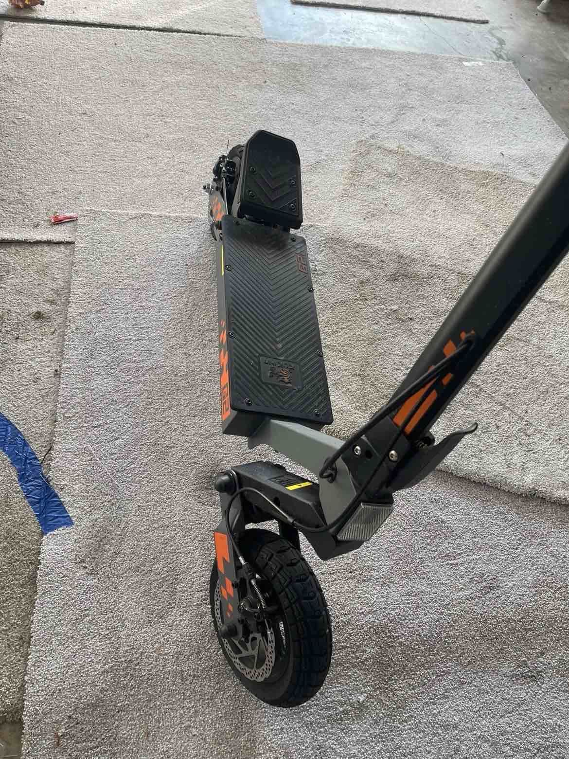 Nice Electric Scooter Kukirin G2