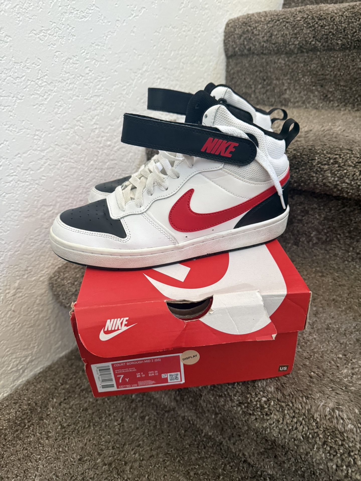 Nike Courts Size 7youth