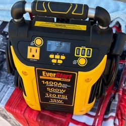 EverStart Maxx J5CPDE 1400 Peak Amps Jump Starter, Power Station, 500W Inverter, 120 PSI Compressor