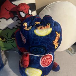 Spider-Man Blanket & Stuff Animal 