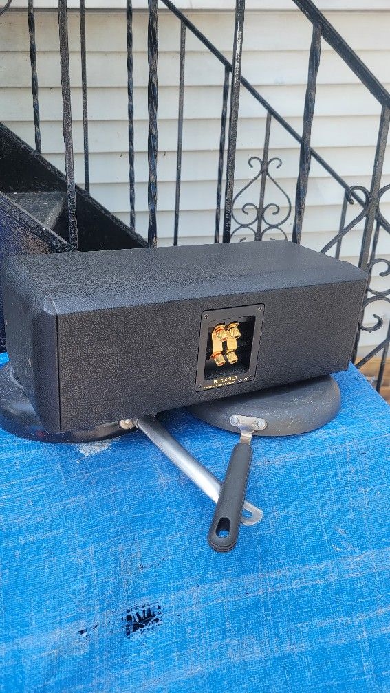 Center Speaker Exelent Condition