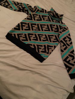 Men’s sweater medium