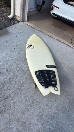 5’3 FireWire seaside with fins