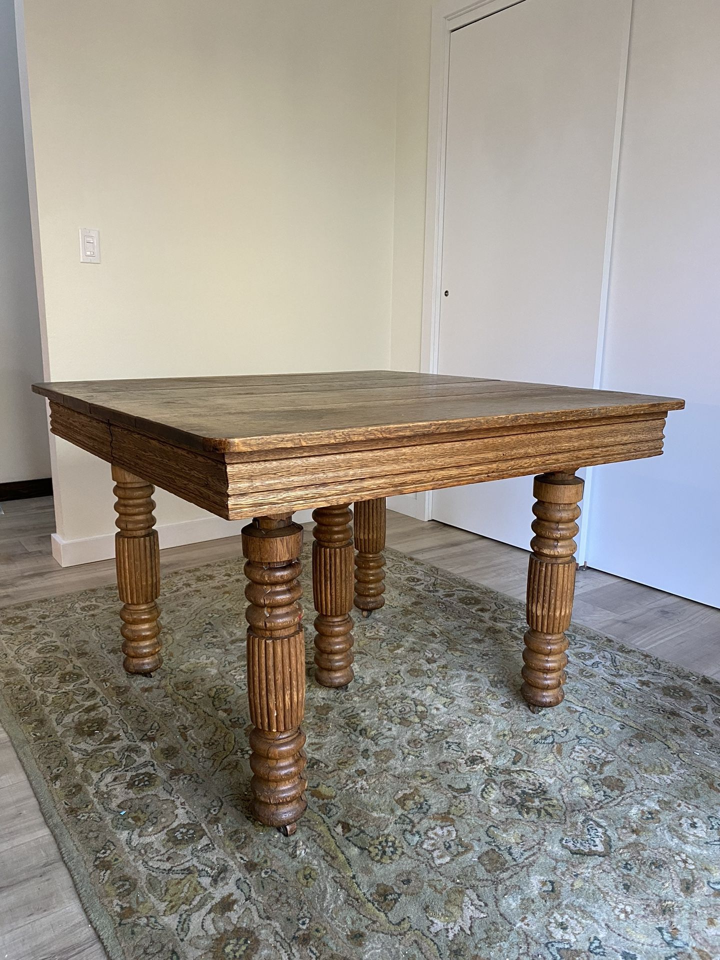 Solid Oak Kitchen Table With 2 Leaves And 6 Chairs ($300 OBO)
