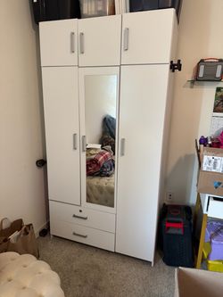 3 door white wardrobe with locking drawers