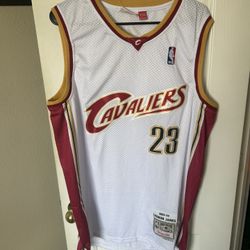 LeBron James Cleveland Cavaliers white jersey Size XXL
