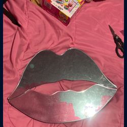 Lips Mirror